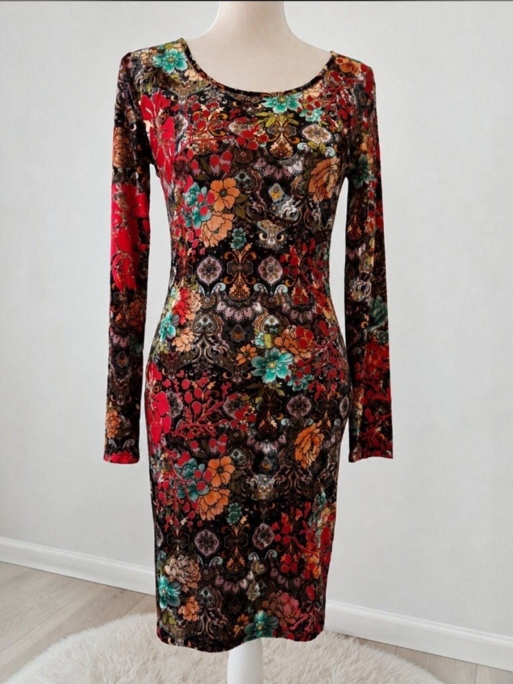 Sans Souci ~ Y2K Floral Paisley Bodycon Midi Dress Size M